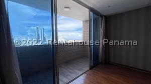 Venta de Apartamento con 164m2 en Obarrio PH The Palm 26-7049SR