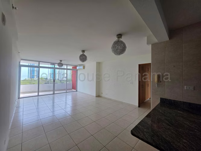 Se Vende Apartamento en Costa del Este YDU