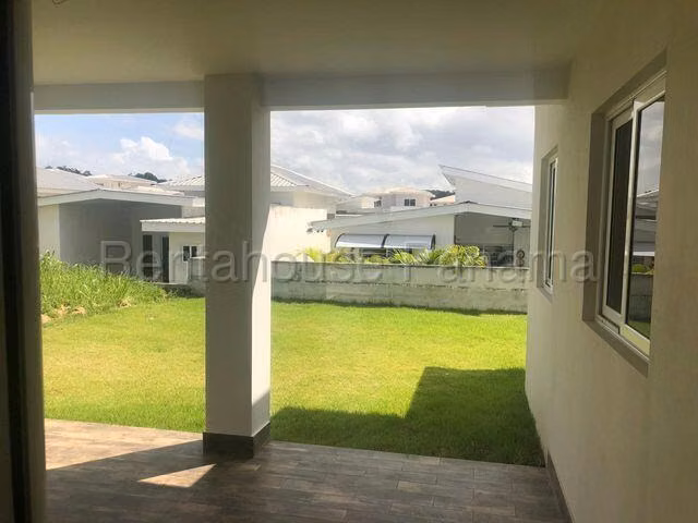 alquilo casa en costa verde senderos OF 26-4533