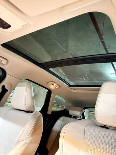 BMW X1 sDrive18i X Line 2023 – Interior de lujo – Llantas Michelin nuevas – 33,000 km – Un solo dueño - Imagen 9