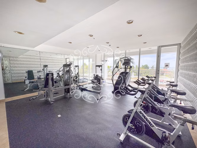 2 Recamaras Penthouse en Avenida Balboa frente al mar - MUST SEE