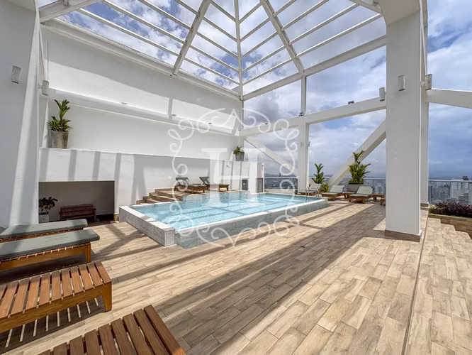 2 Recamaras Penthouse en Avenida Balboa frente al mar - MUST SEE