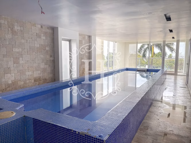 2 Recamaras Penthouse en Avenida Balboa frente al mar - MUST SEE