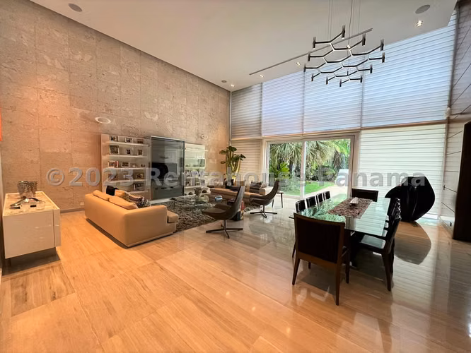 VENTA DE CASA EN COSTA SUR - COSTA ESMERALDA
