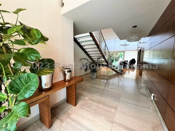 VENTA DE CASA EN COSTA SUR - COSTA ESMERALDA