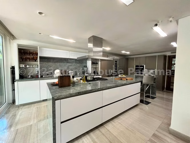 VENTA DE CASA EN COSTA SUR - COSTA ESMERALDA