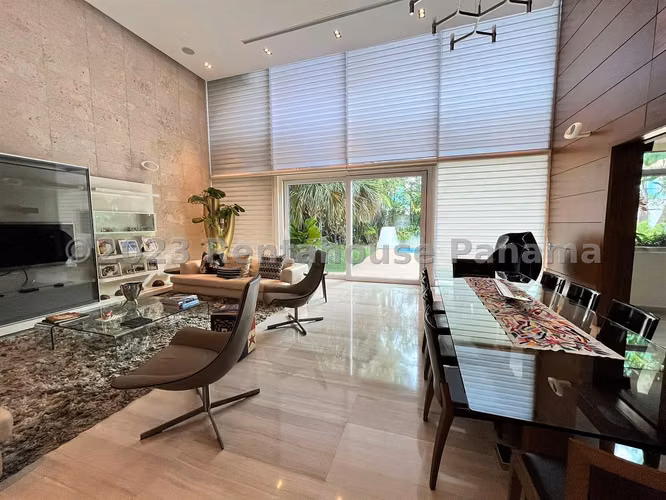 VENTA DE CASA EN COSTA SUR - COSTA ESMERALDA