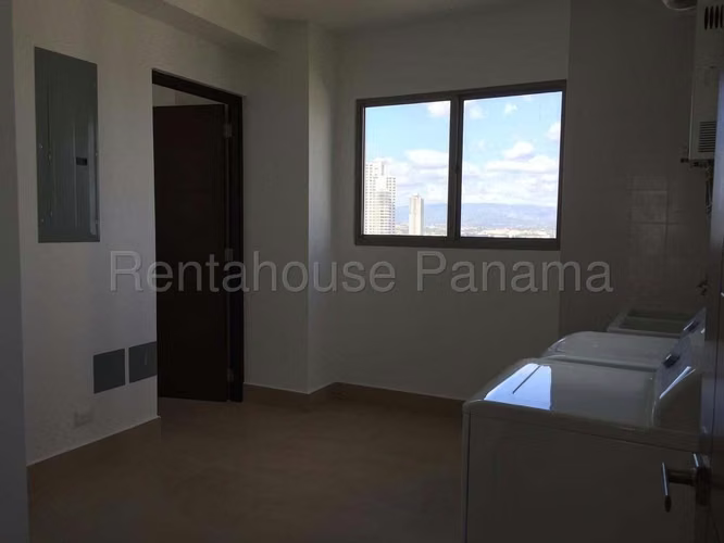 Se Alquila Apartamento en Costa del Este LA26-7107