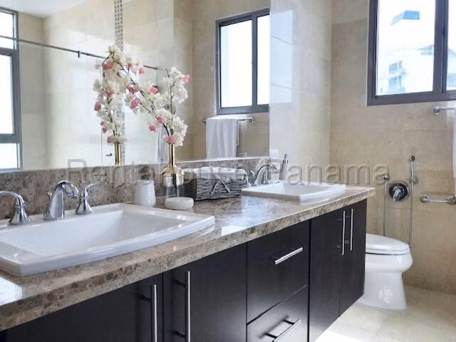 Se Alquila Apartamento en Costa del Este LA26-7107