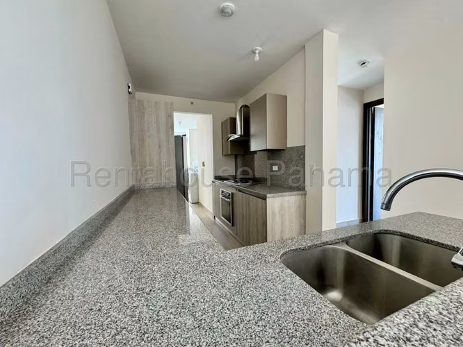 Se Vende Apartamento en Costa del Este LA26-3931