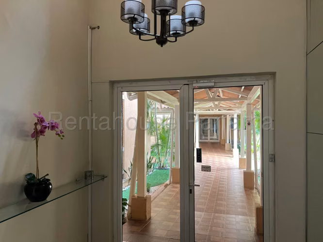 Se Vende Apartamento en Versalles MDV26-6774