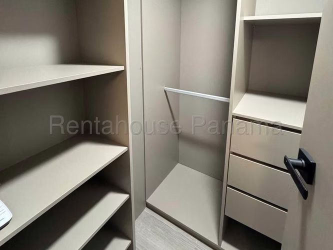 alquilo apartamento amoblado en coco del mar dovle OF 26-7140