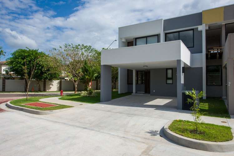 Venta de Casas en Panamá Pacifico, PH Imaterra, 173m2 de terreno y 184m2 de construccion - Imagen 1