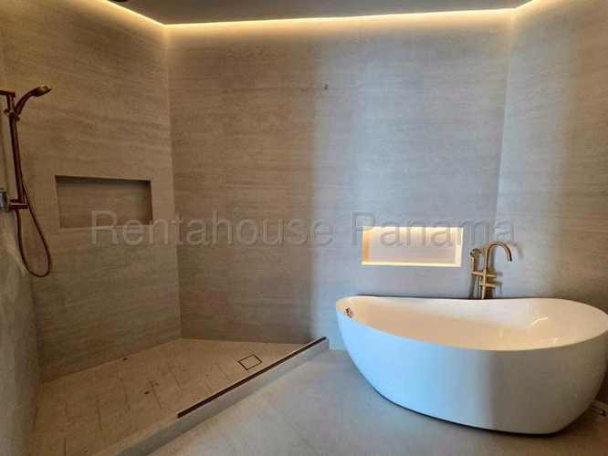 Apartamento en Venta en Oasis on the Bay Punta Pacifica  CIG 266930