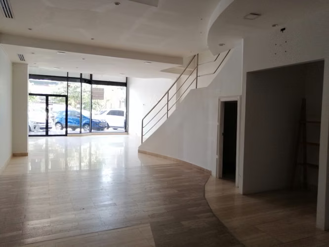 Se alquila amplio local comercial en PH Plaza Obarrio - Imagen 2