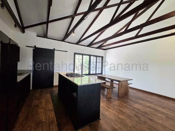 Casa Parcialmente Amoblada en Venta Balboa, CIG263867