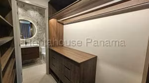 Venta de Apartamento con 56m2 en Bella Vista PH Seaside House 26-7105SR
