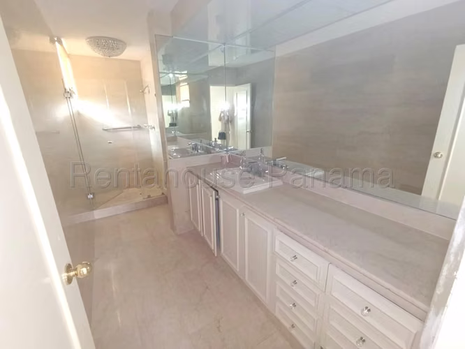 Venta de apartamento en Obarrio AK