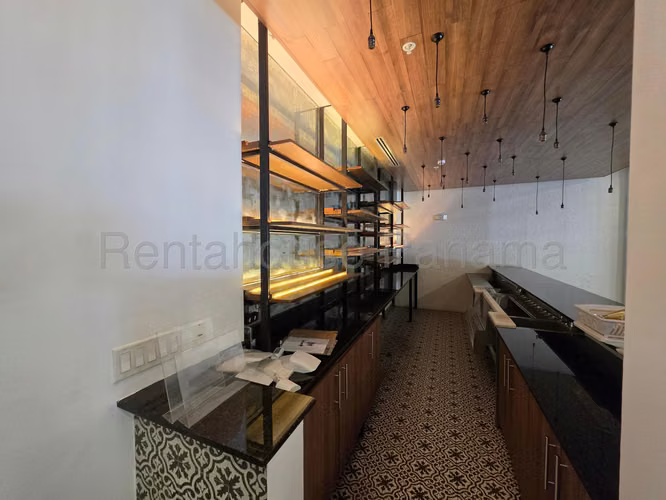 Alquiler de local comercial en Obarrio AK