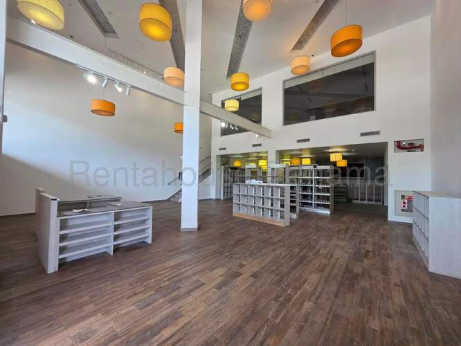 Alquiler de local comercial en Obarrio AK