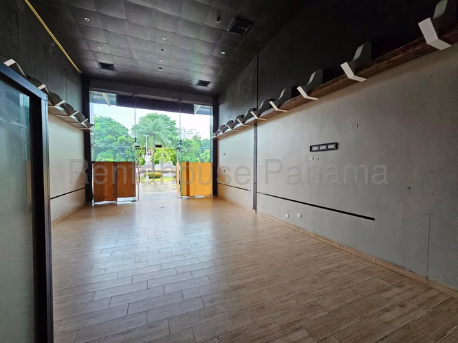 Alquiler de local comercial en Obarrio AK
