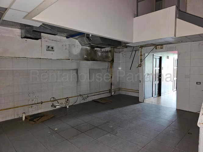 Alquiler de local comercial en Obarrio AK