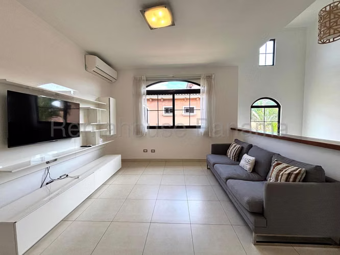 Casa en Venta en Costa Sur AFC 25-6398