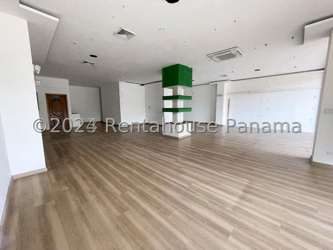Alquiler de local comercial en El Cangrejo AK