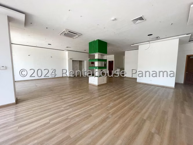 Alquiler de local comercial en El Cangrejo AK