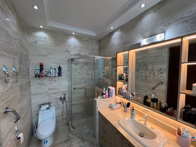 Venta de apartamento en Punta Pacifica AK