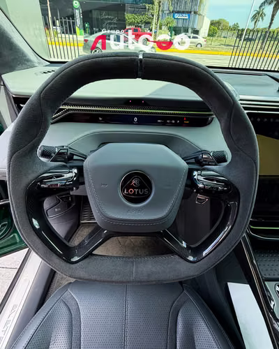 Lotus Eletre R+ 2025