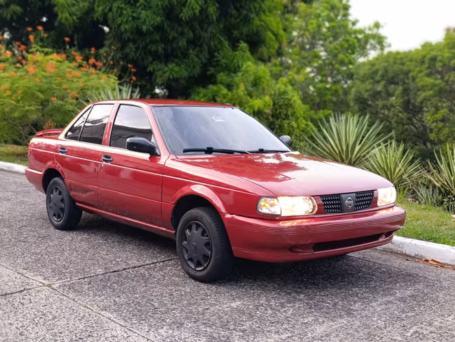 NISSAN SENTRA  2011 B13 NEGOCIABLE