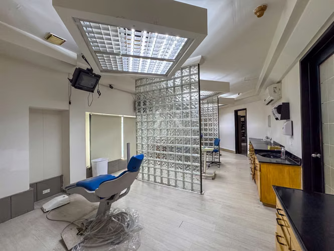 Oficina de 310m2 ubicado en Vía Ramon Arias Vía Brasil