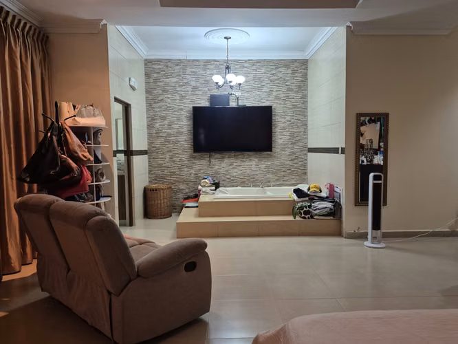 LA CHORRERA, HERMOSA RESIDENCIA,  MUY CENTRICA