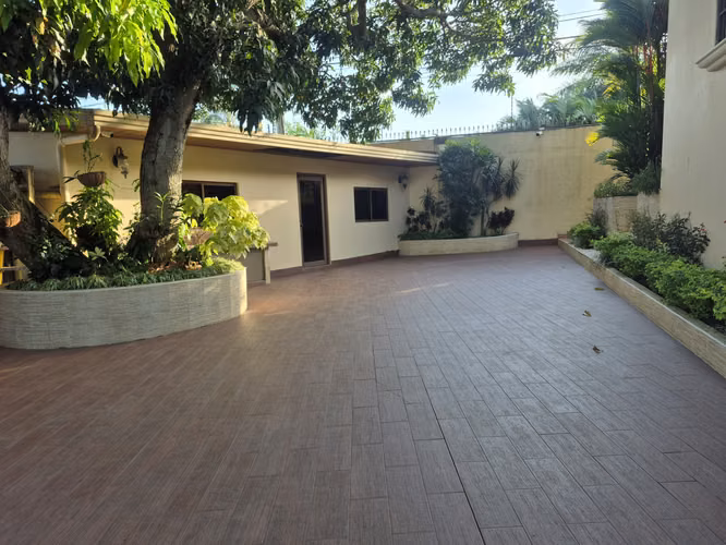 LA CHORRERA, HERMOSA RESIDENCIA,  MUY CENTRICA