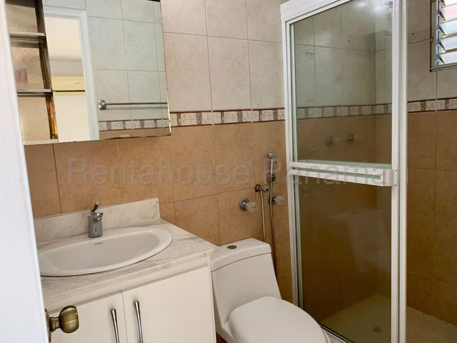 Se Vende Casa en Condado del Rey MDV26-7173