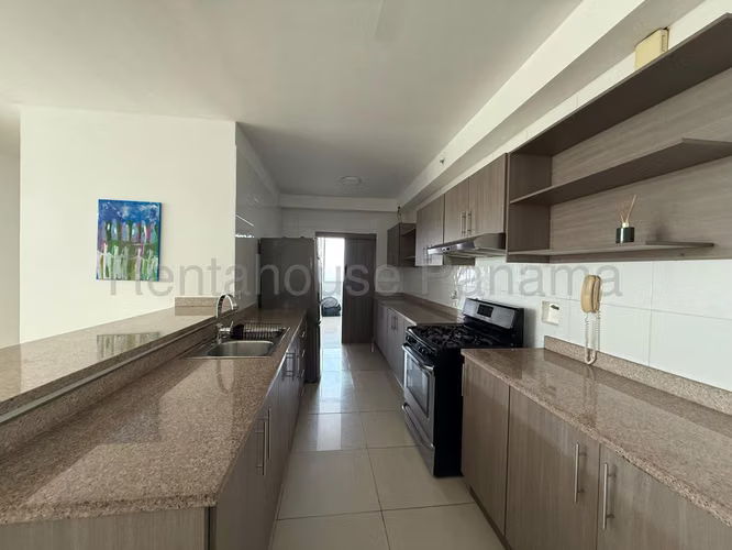 Se Vende Apartamento en El Cangrejo YDU