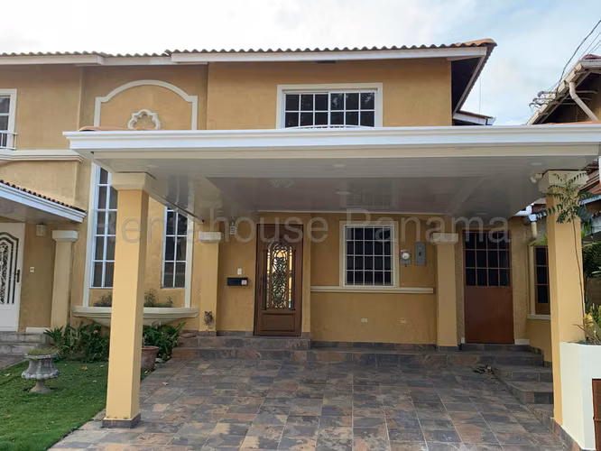 Venta de casa en Condado del Rey AK