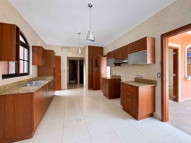 Casa en El Doral, Costa Sur | 323 m² | 434 m² de terreno - Imagen 5