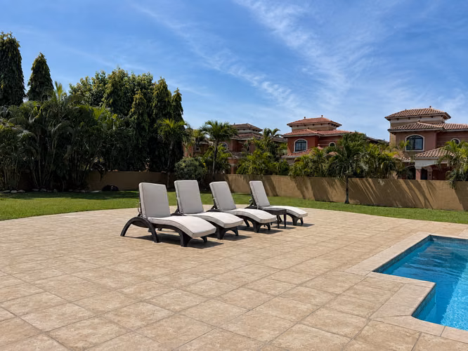 Casa en El Doral, Costa Sur | 323 m² | 434 m² de terreno - Imagen 13