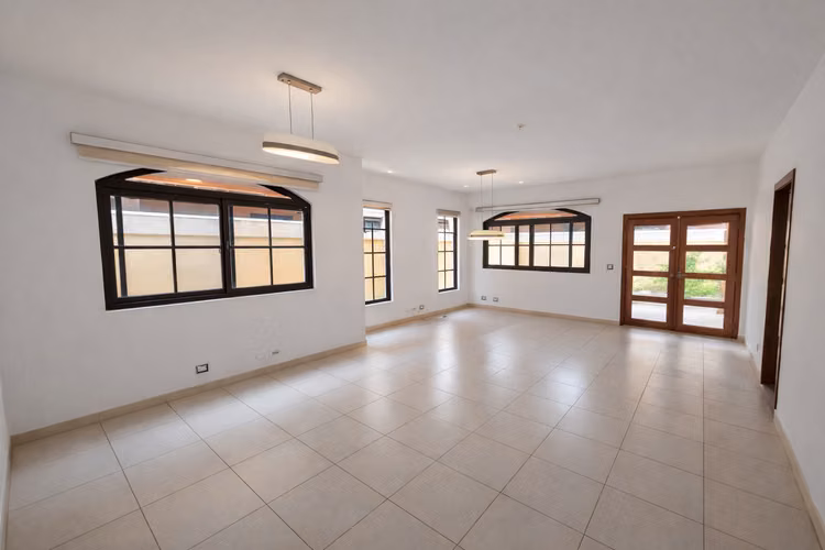 El Doral, Costa Sur | Casa 323 m² de construcción | 434 m² de terreno | 4 recámaras | $408,000 - Imagen 3