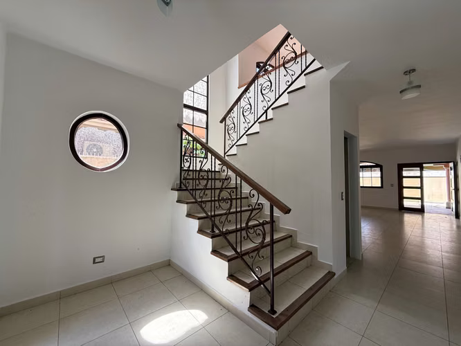 Casa en El Doral, Costa Sur | 323 m² | 434 m² de terreno - Imagen 2