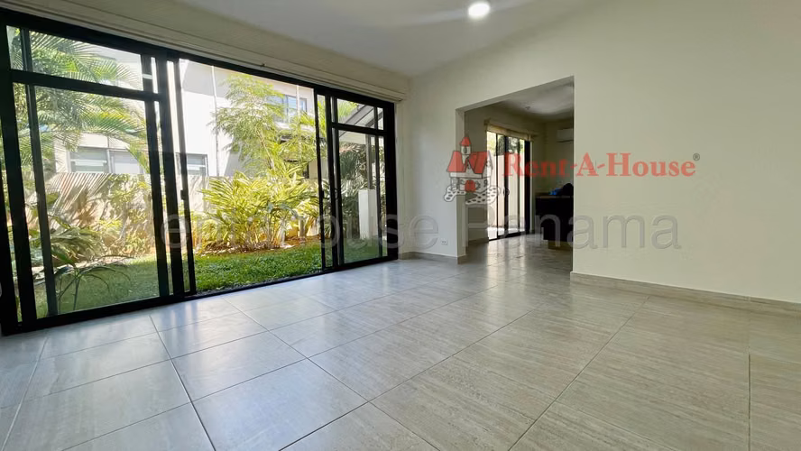 Alquiler de Amplia Casa en Panama Pacifico 25*9253Mfk