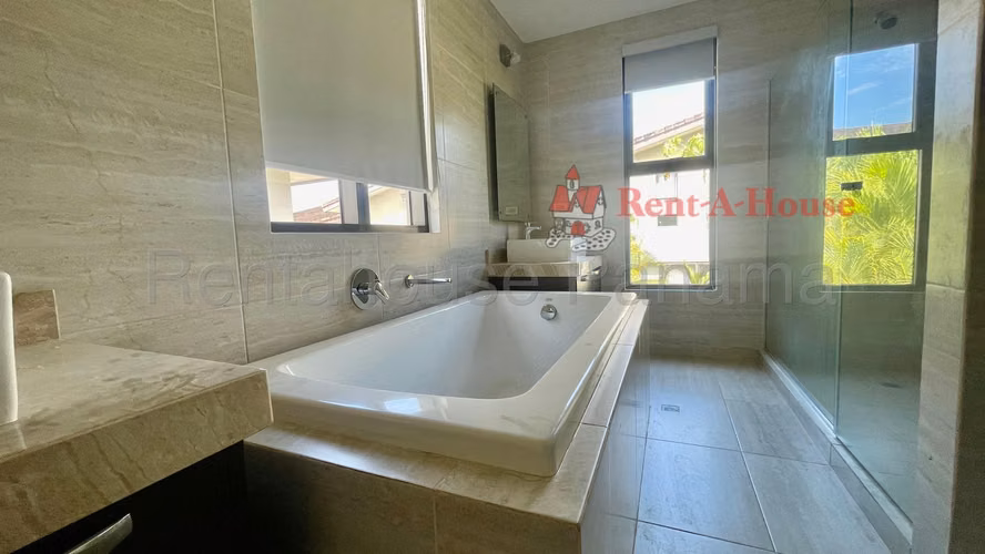 Alquiler de Amplia Casa en Panama Pacifico 25*9253Mfk