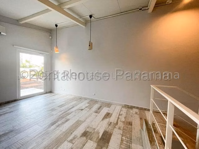 Alquiler de casa para oficina en Coco del Mar AK