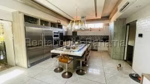 Venta de Casa con 900m2 en Altos de Golf 26-7118SR