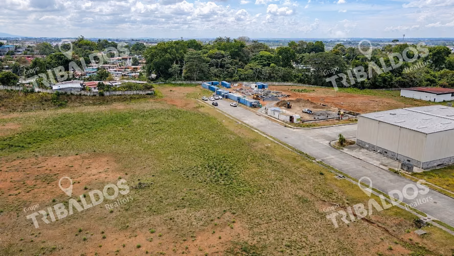 Venta de terreno industrial en Tocumen Storage Complex Mañanitas