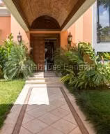 Venta de Casa con 3920m2 en El Chiru PH Buenaventura 26-7064SR