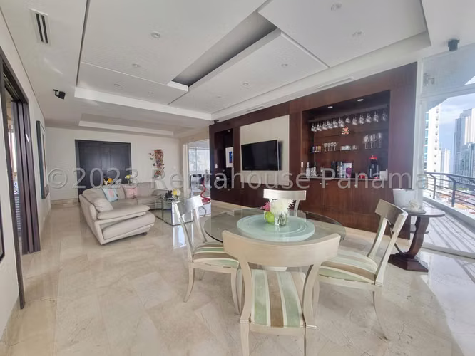 Apartamento en Venta en  La Cresta  JG