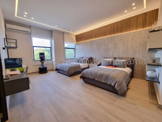 Apartamento en Venta en  La Cresta  JG